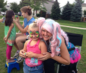 face painting at park Giggle Loopsy Denver area clown